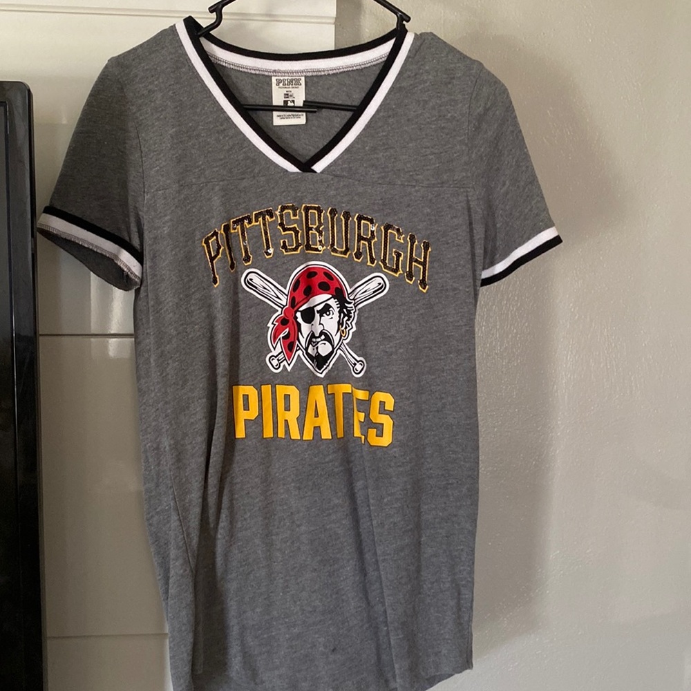 Vitoria secret PINK Pittsburgh pirate shirt